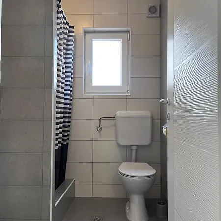 Apartment Kid